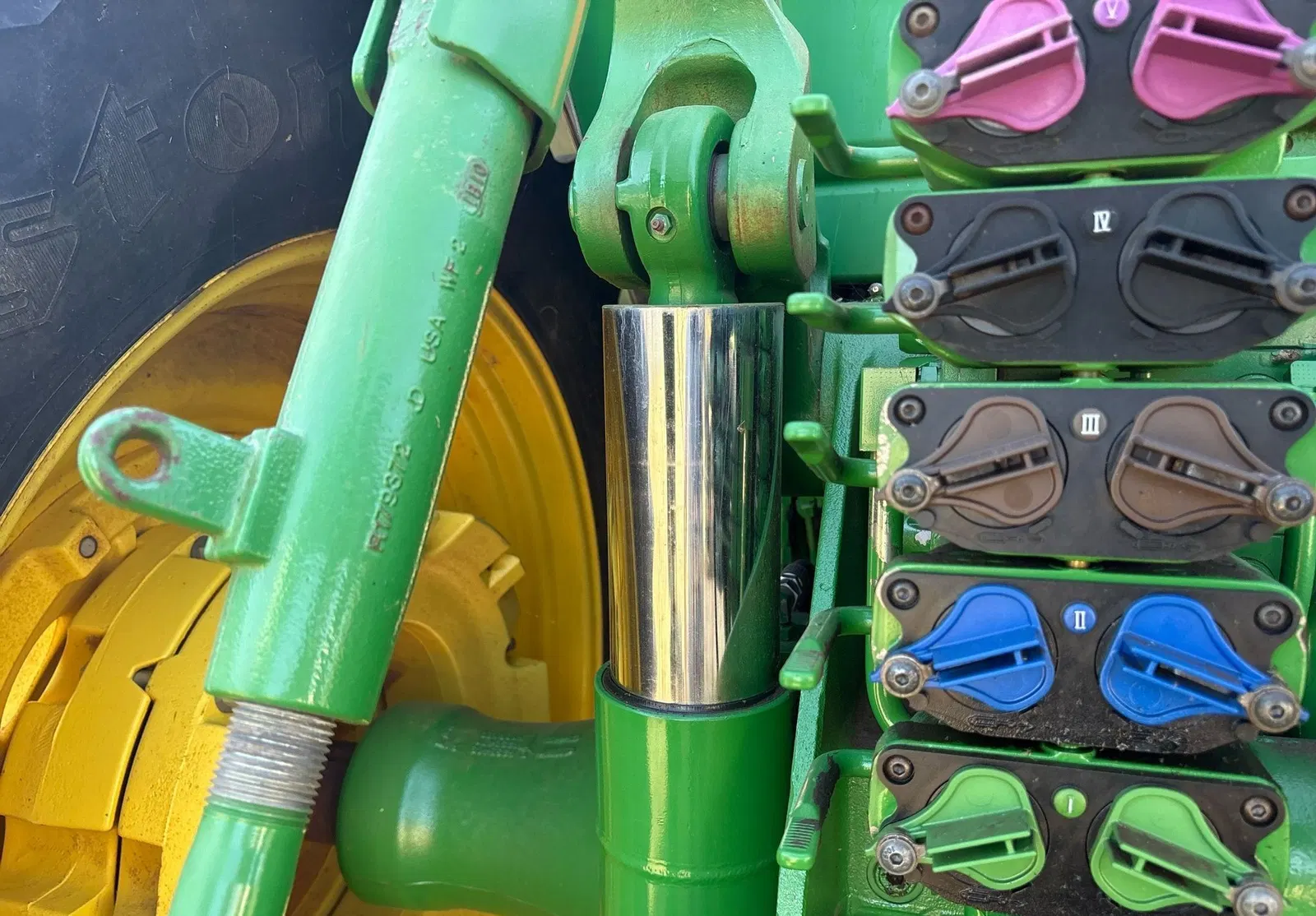 2011 John Deere 8260R