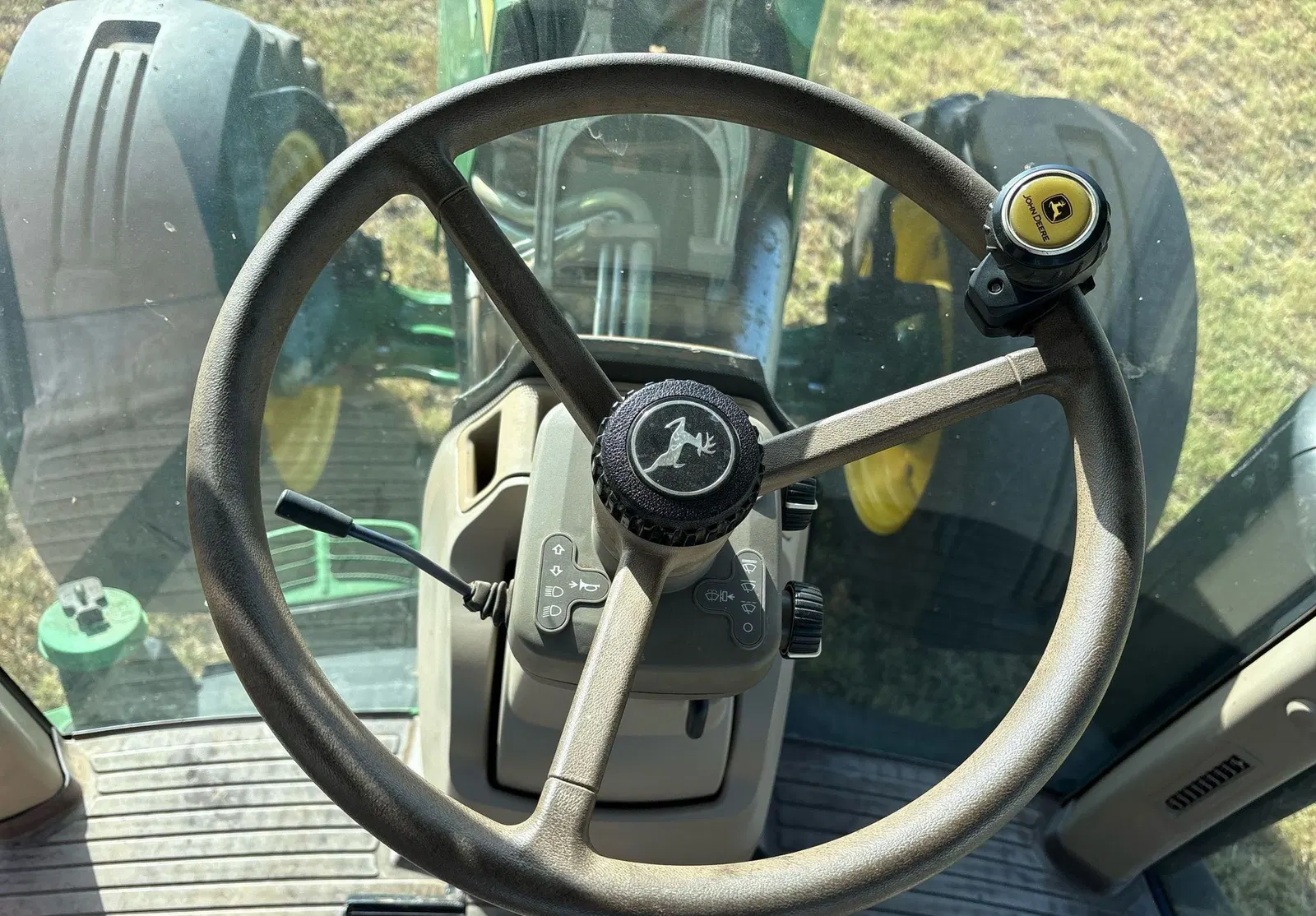 2011 John Deere 8260R