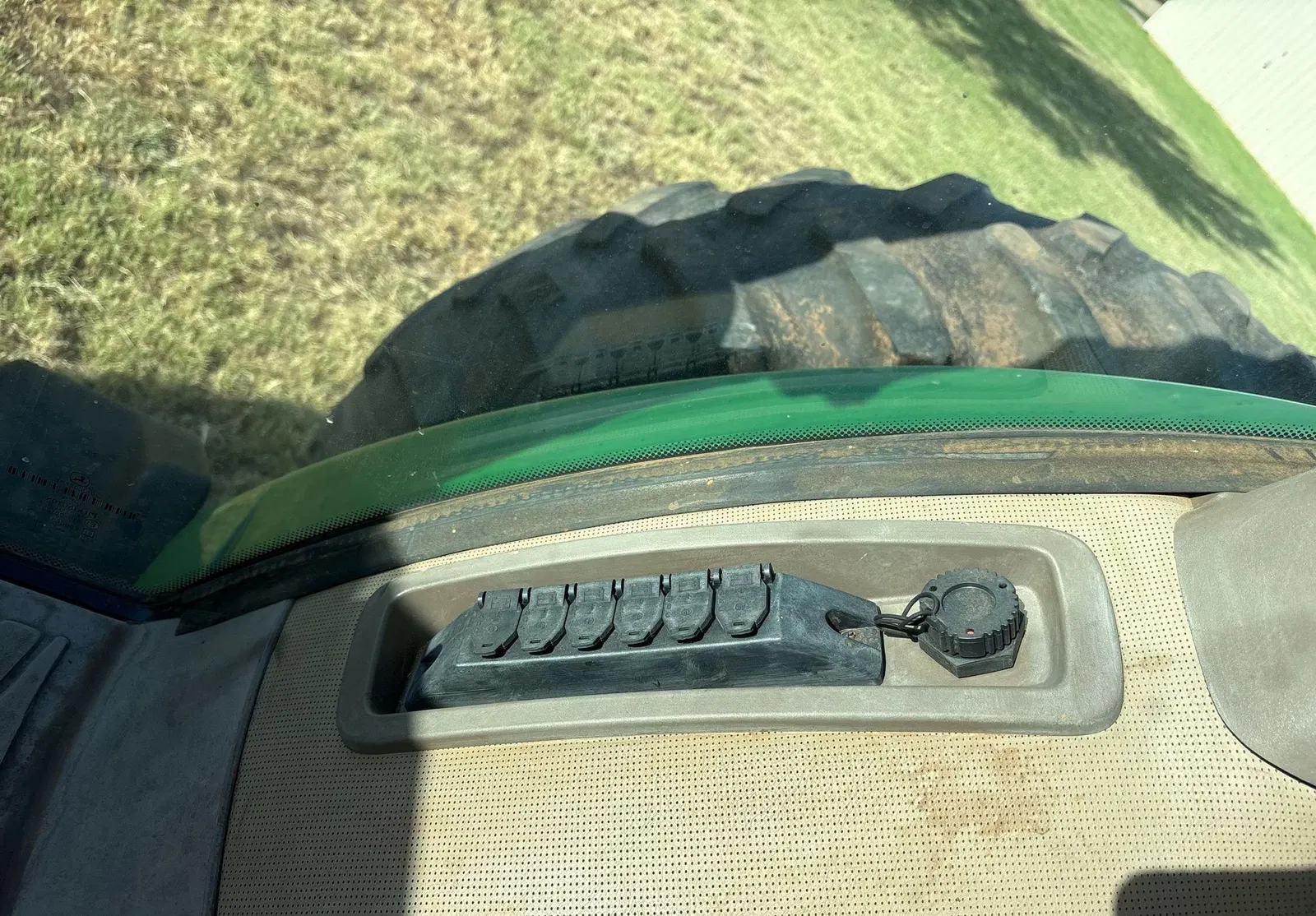 2011 John Deere 8260R