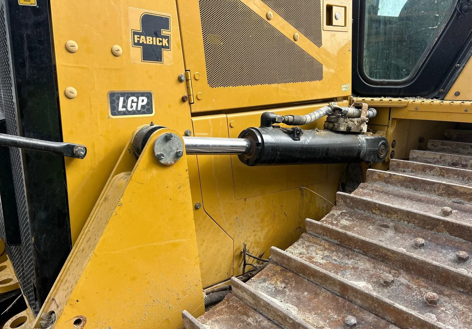2021 Caterpillar D5
