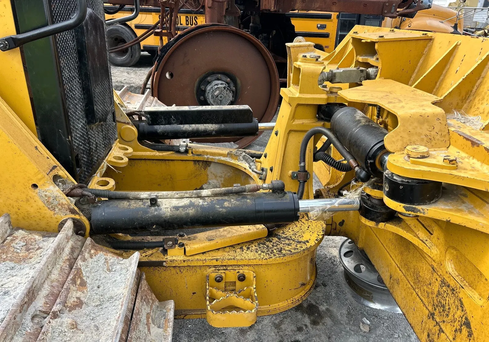 2021 Caterpillar D5