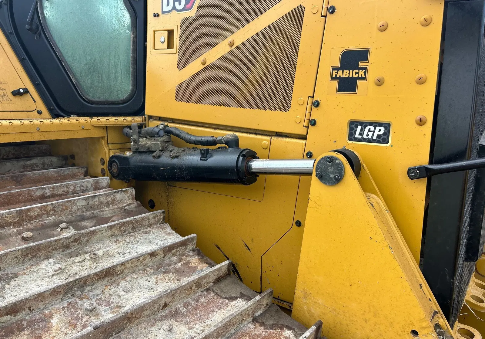 2021 Caterpillar D5