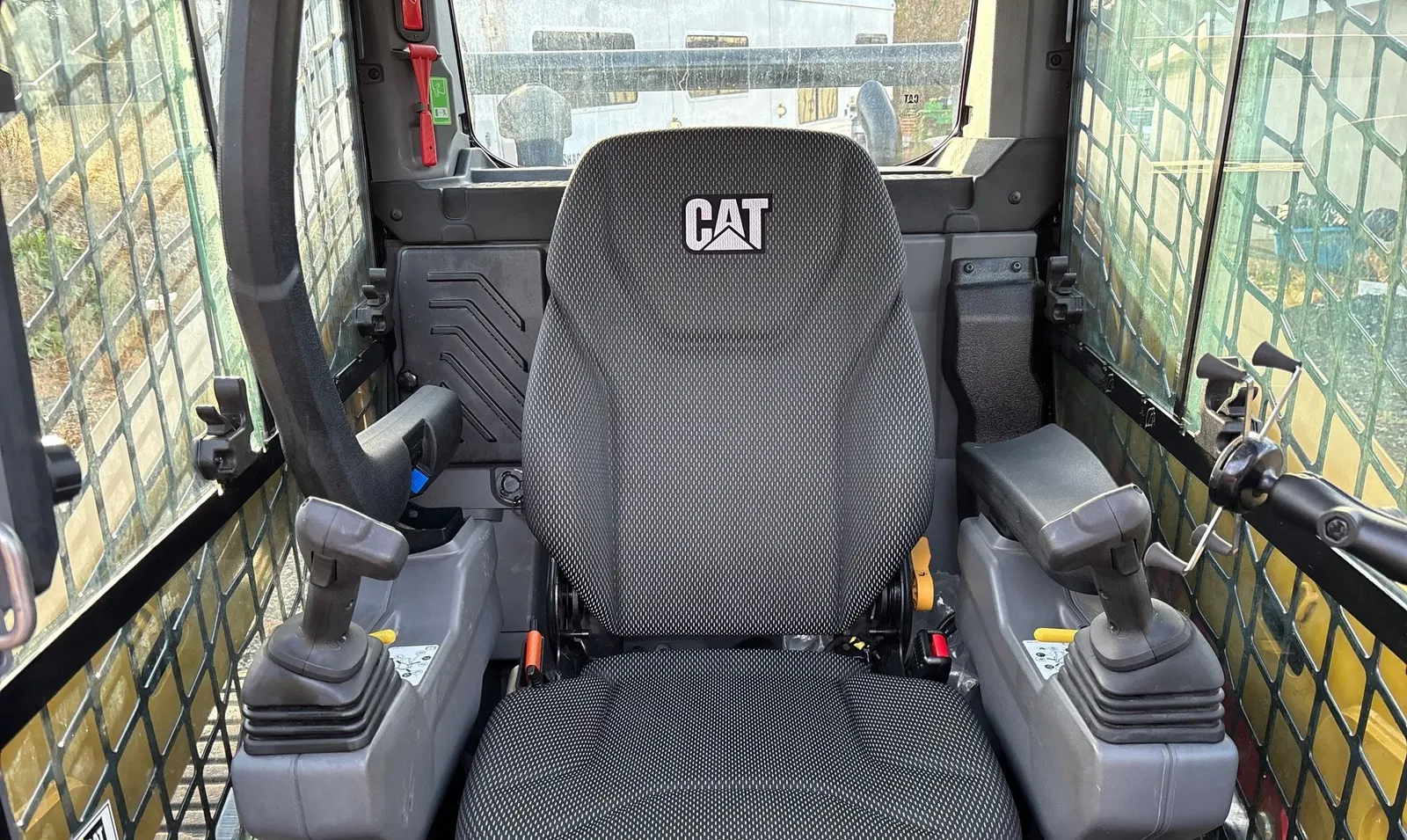 2025 Caterpillar 255