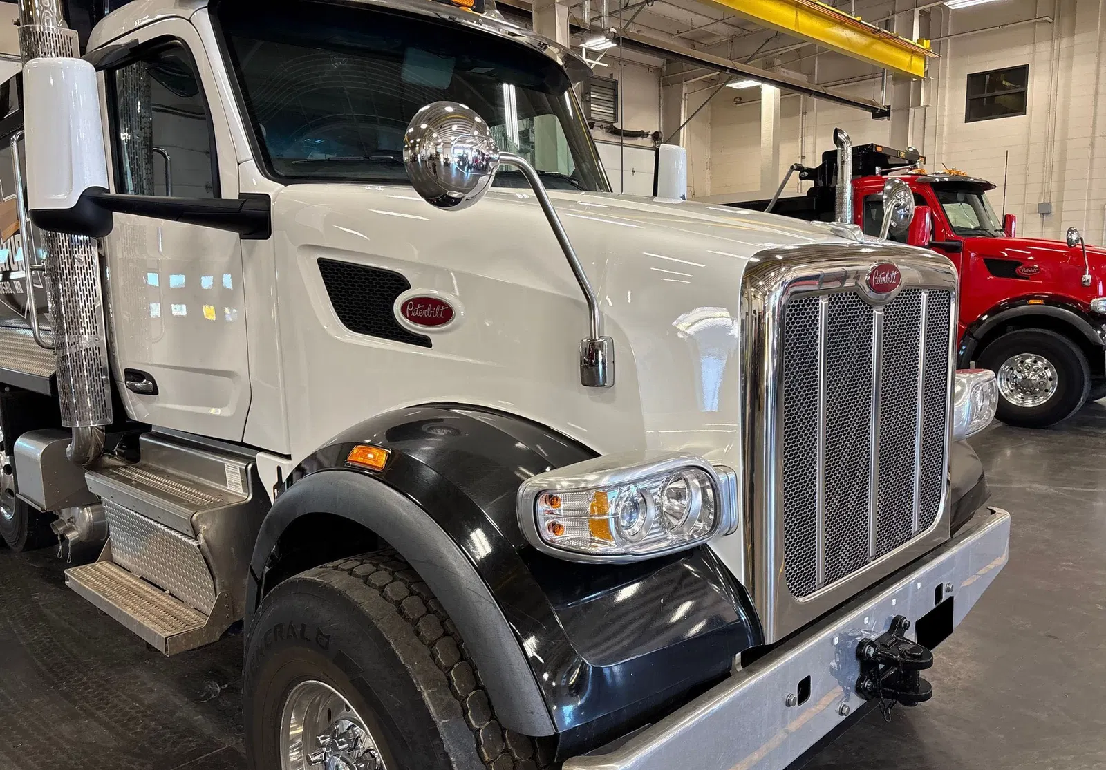 2025 Peterbilt 567