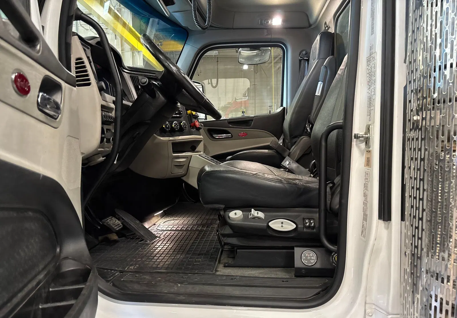 2025 Peterbilt 567