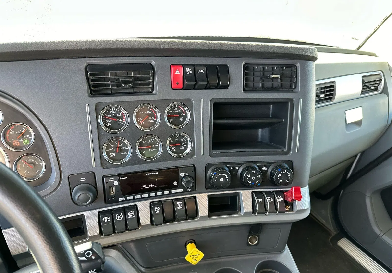 2021 Kenworth T880
