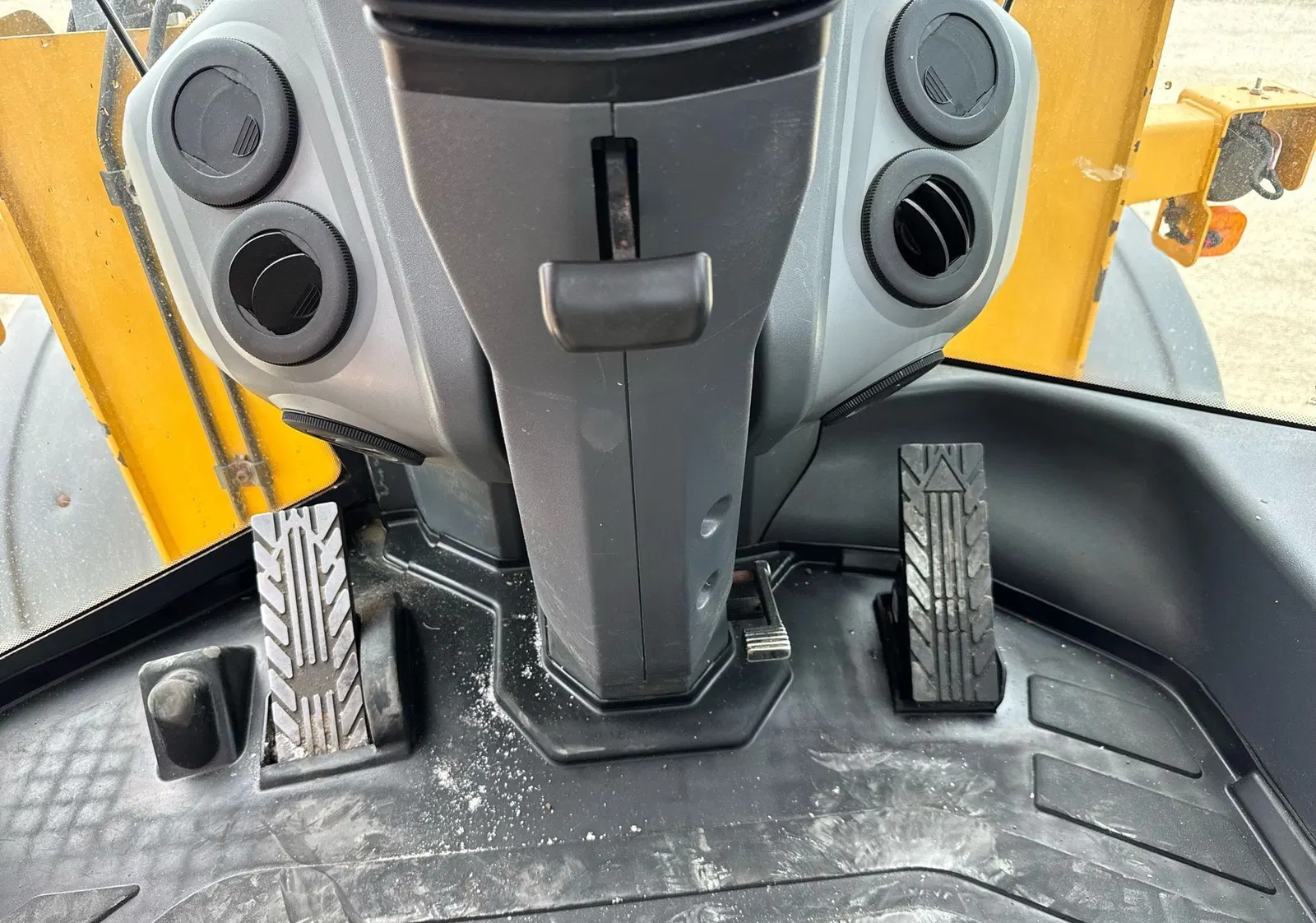 2019 John Deere 544L