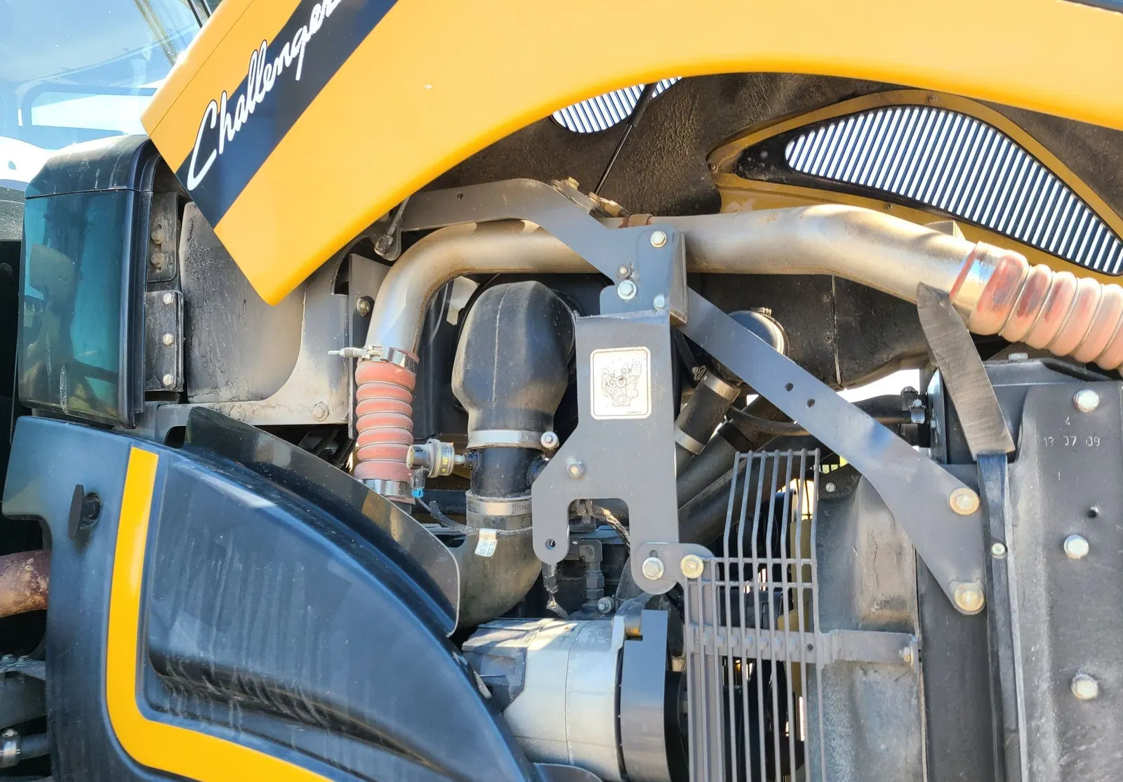 2010 Challenger MT765C