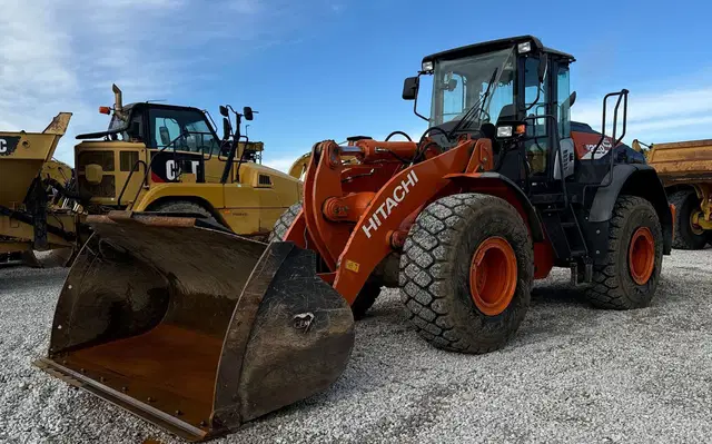 2021 Hitachi ZW220-6