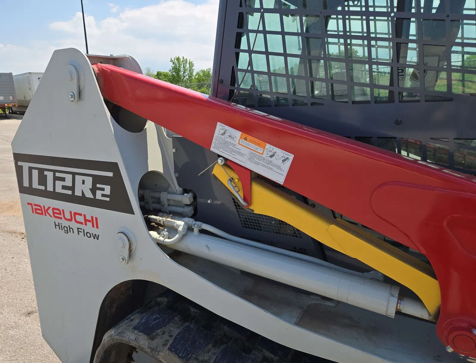 2023 Takeuchi TL12R-2
