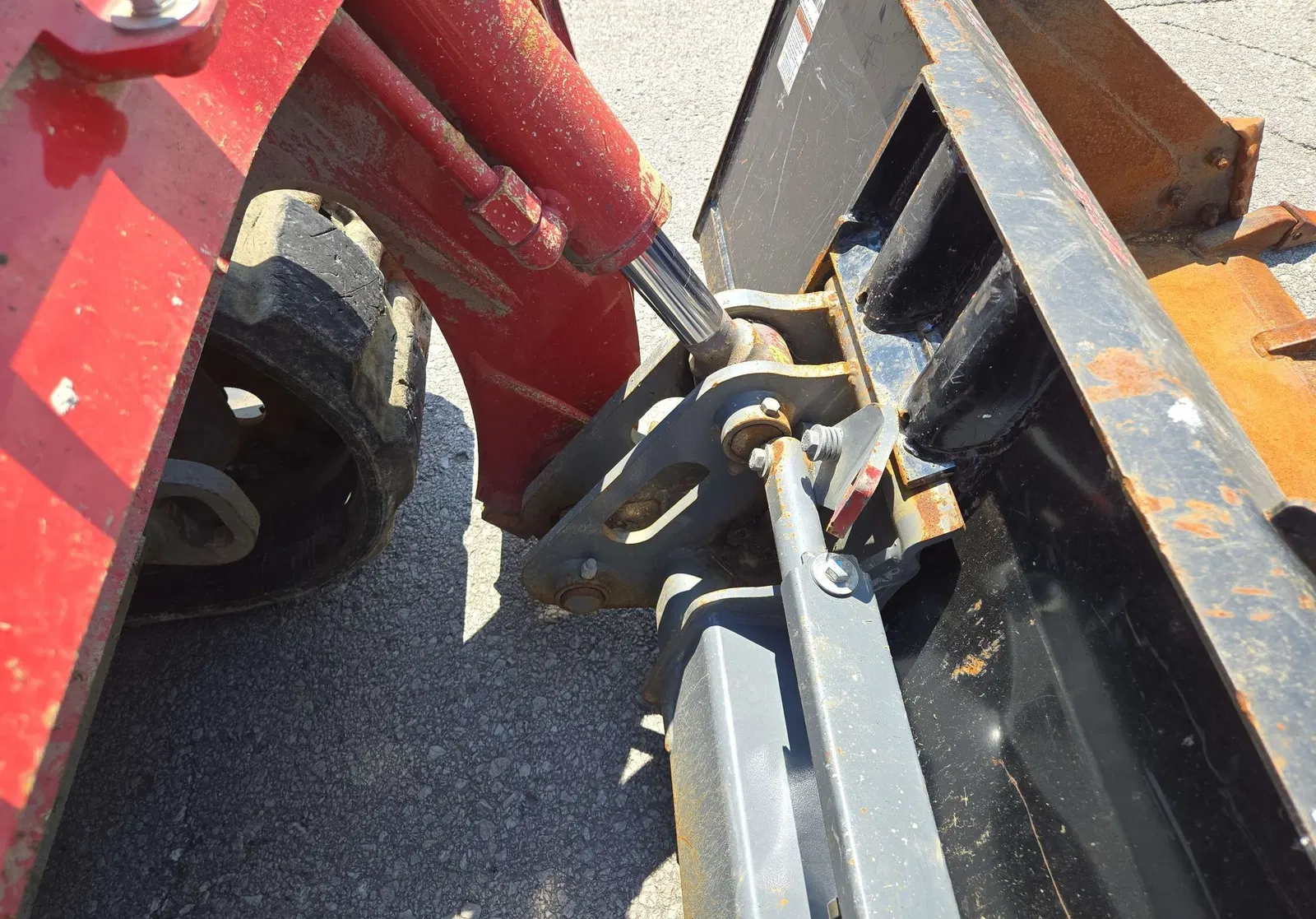 2023 Takeuchi TL12R-2