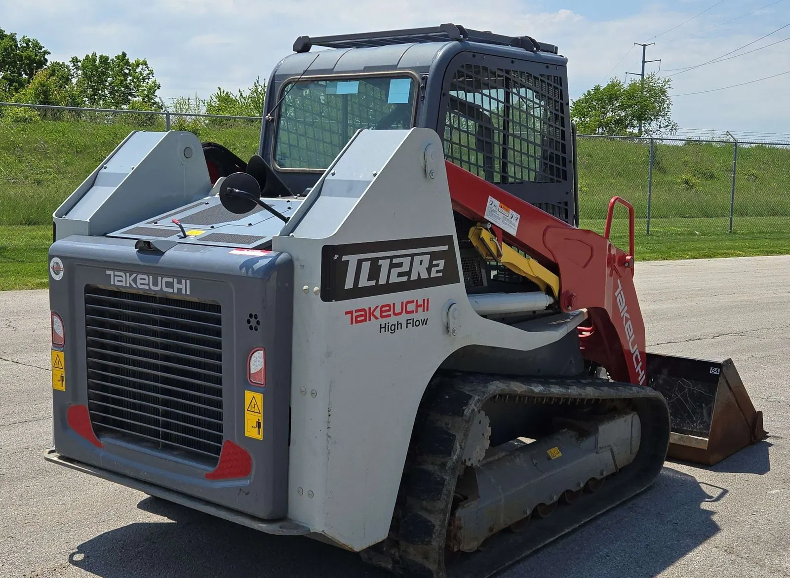 2023 Takeuchi TL12R-2