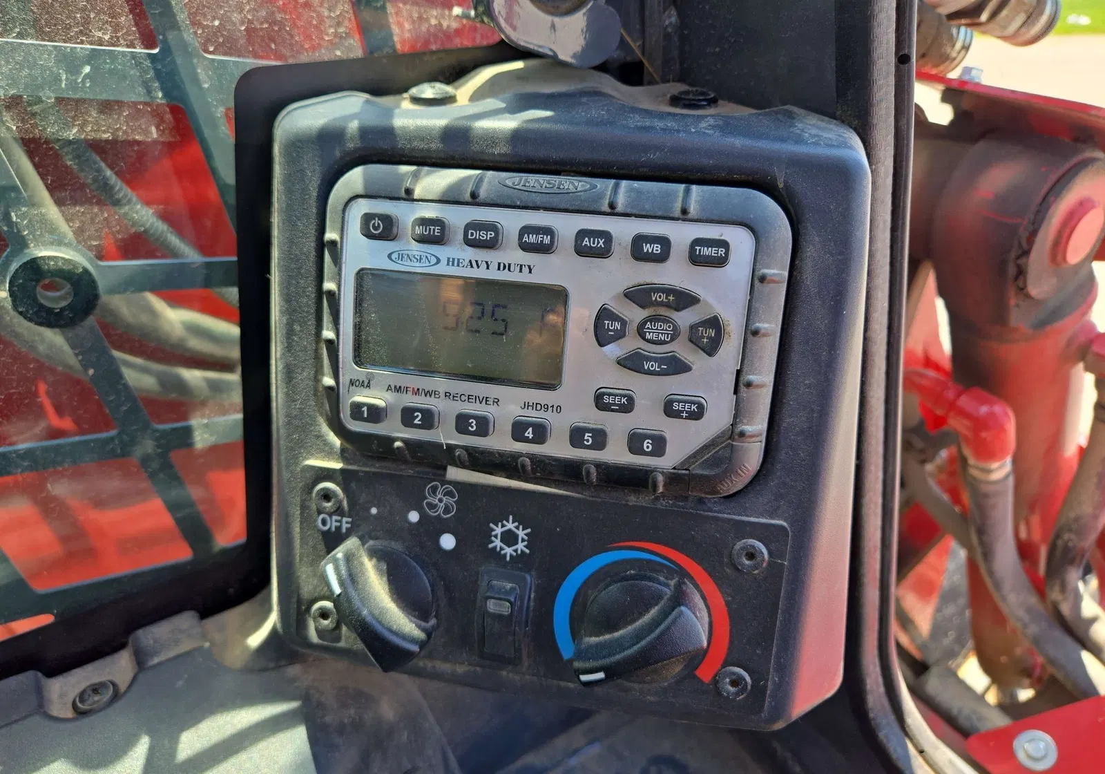 2023 Takeuchi TL12R-2