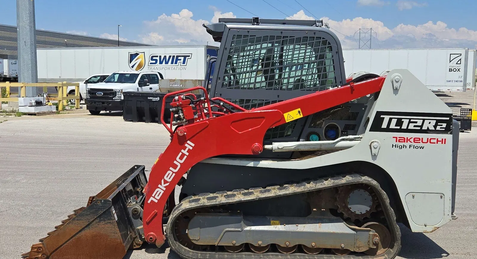 2023 Takeuchi TL12R-2