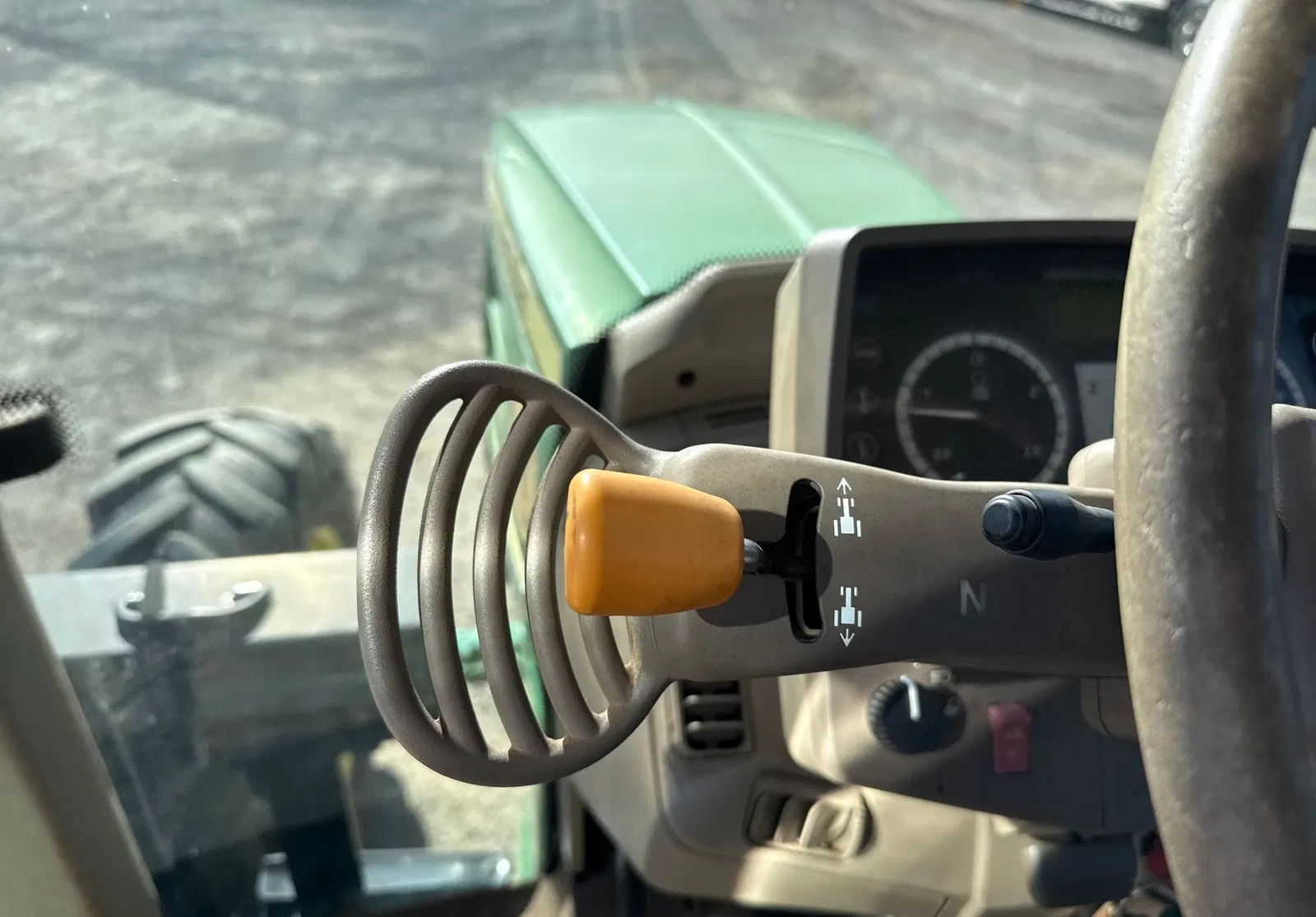 2016 John Deere 6110M
