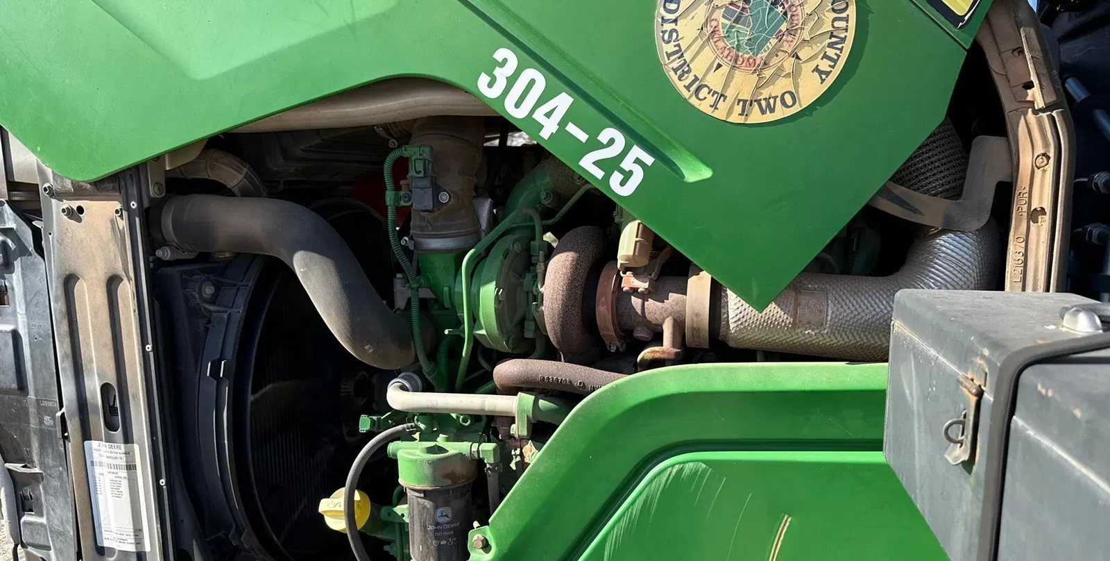 2016 John Deere 6110M
