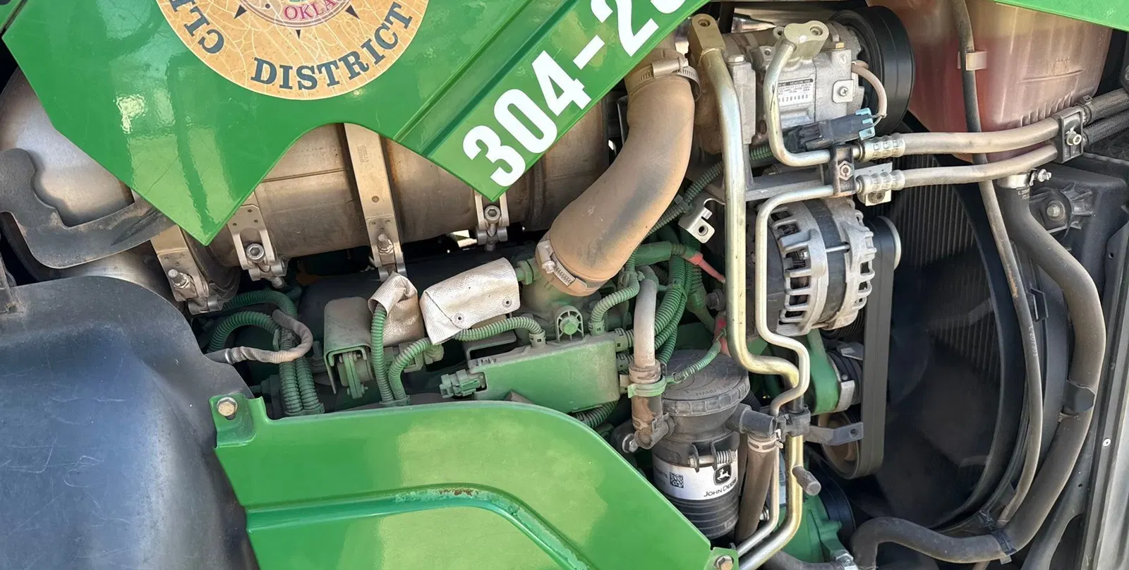 2016 John Deere 6110M