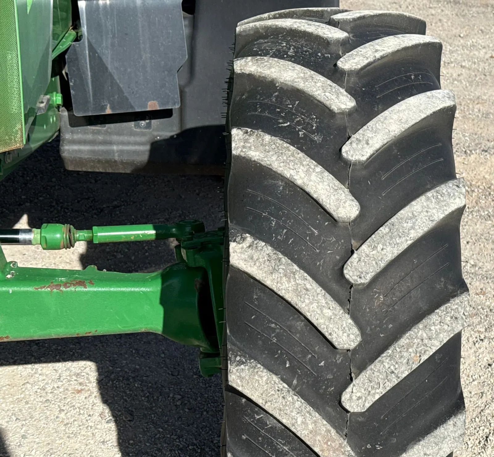2016 John Deere 6110M