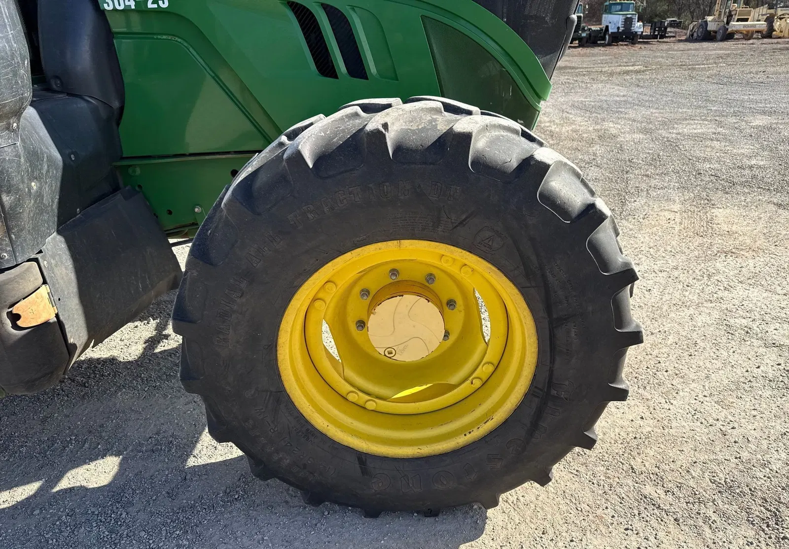 2016 John Deere 6110M