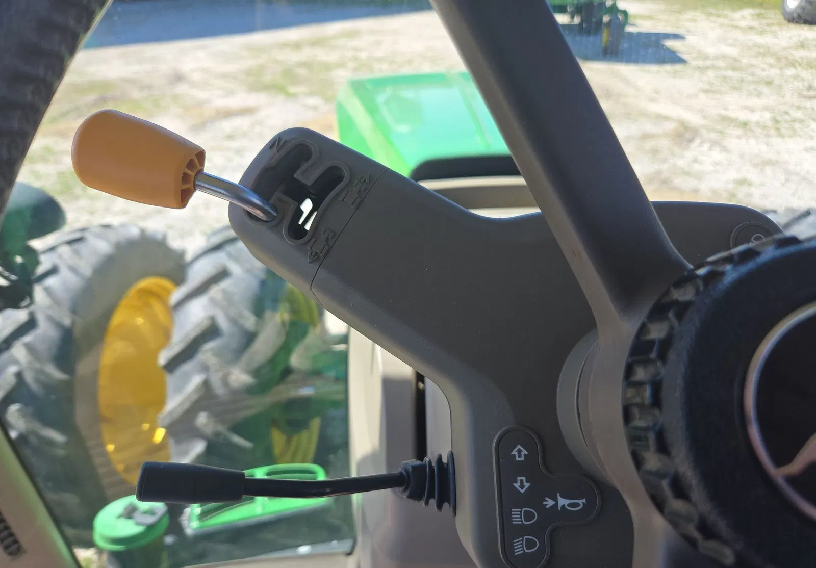 2012 John Deere 8285R