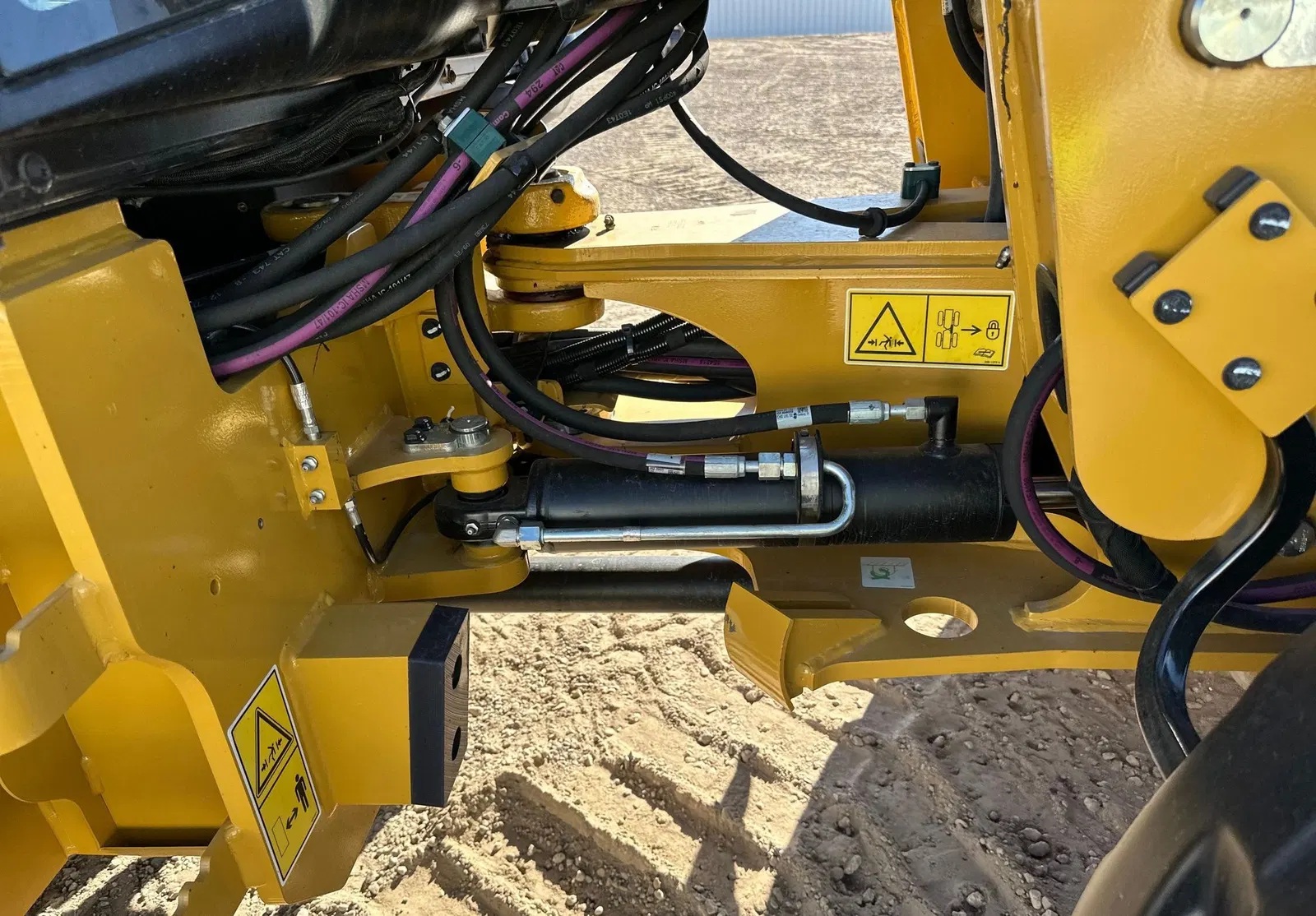 2022 Caterpillar 908M