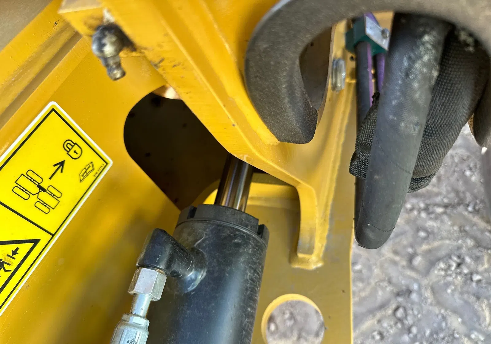 2022 Caterpillar 908M