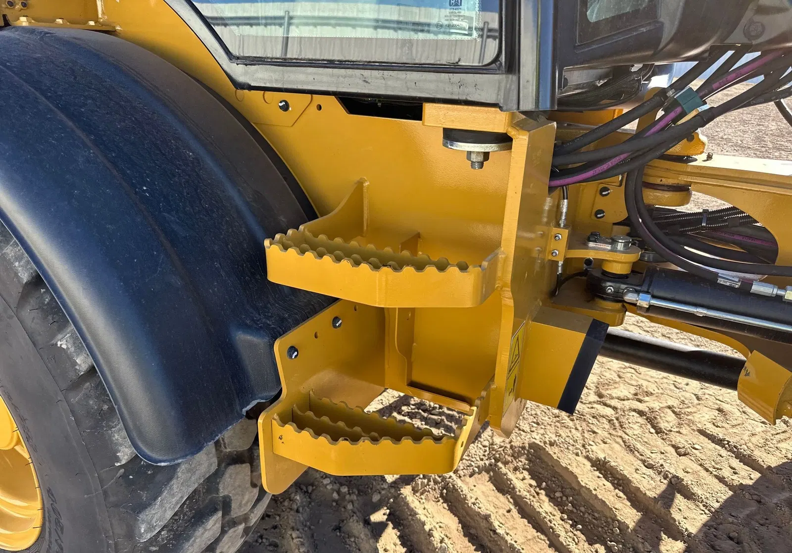 2022 Caterpillar 908M