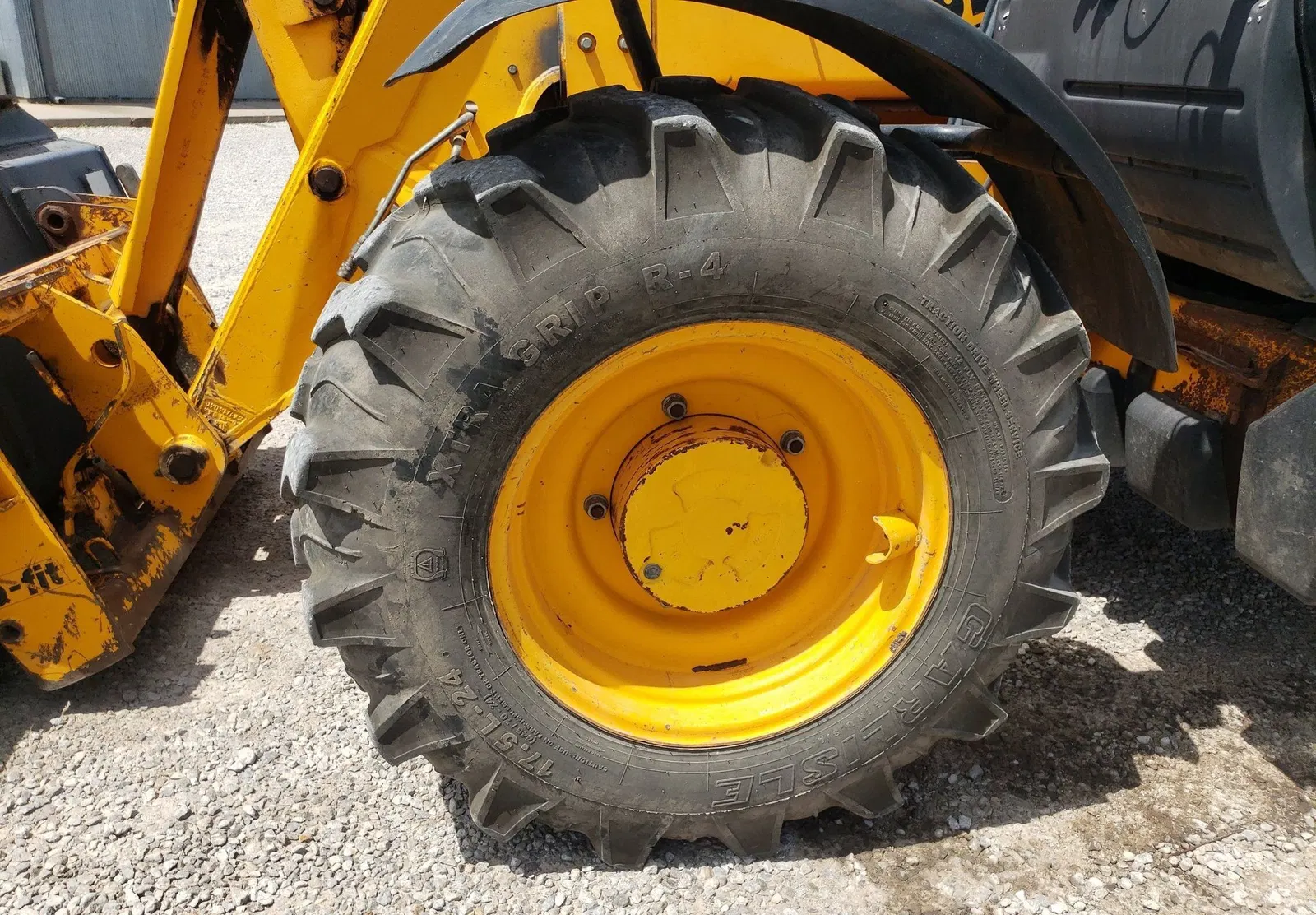 2001 JCB 540