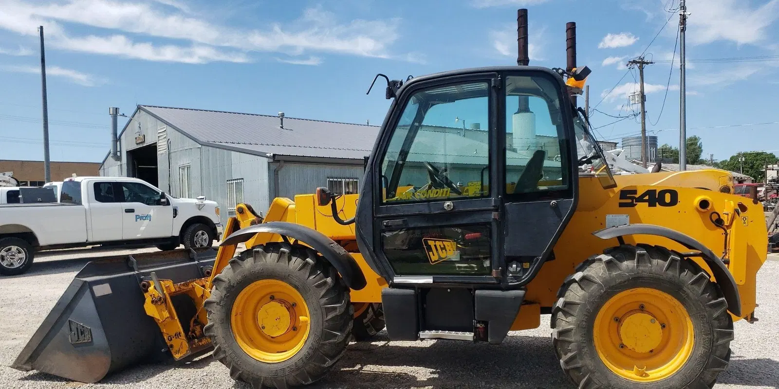 2001 JCB 540