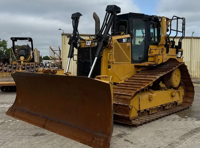2017 Caterpillar D6T