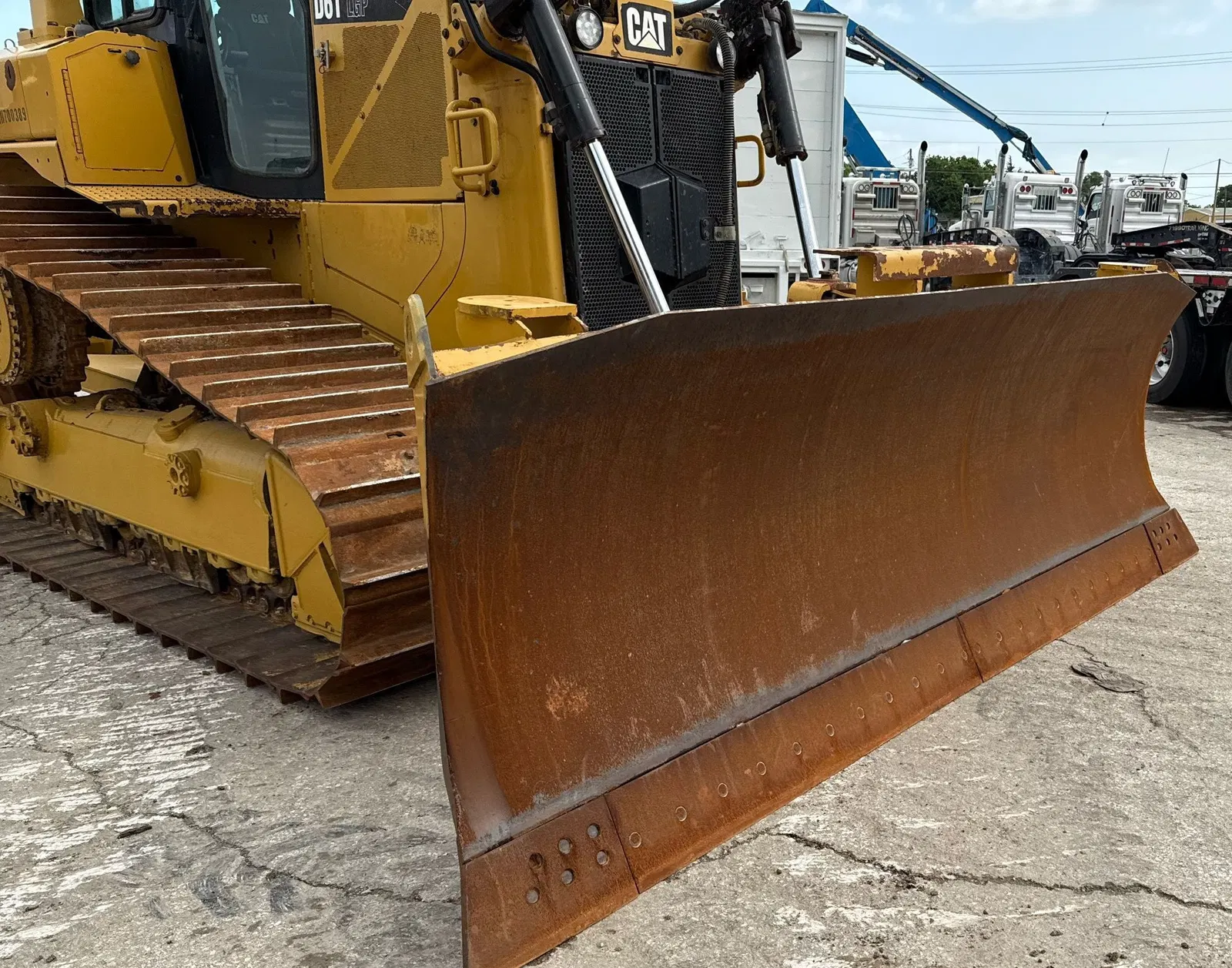 2017 Caterpillar D6T
