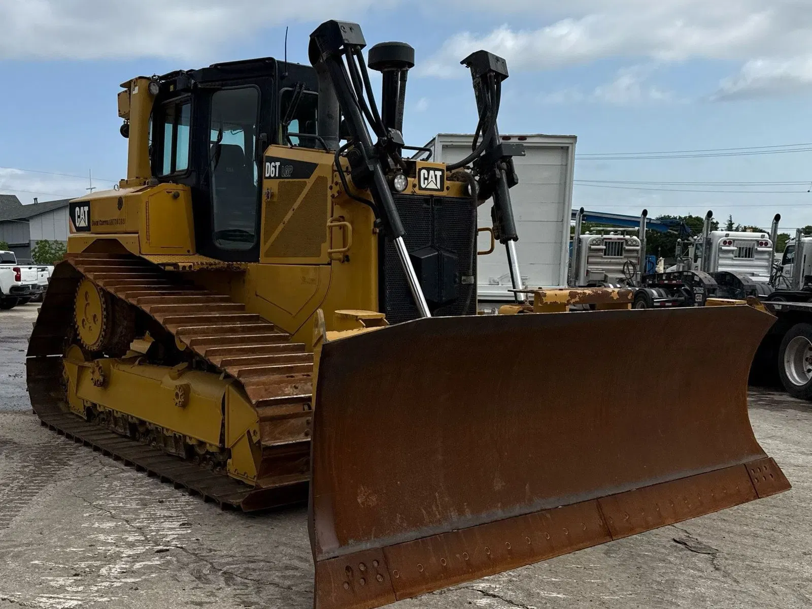 2017 Caterpillar D6T