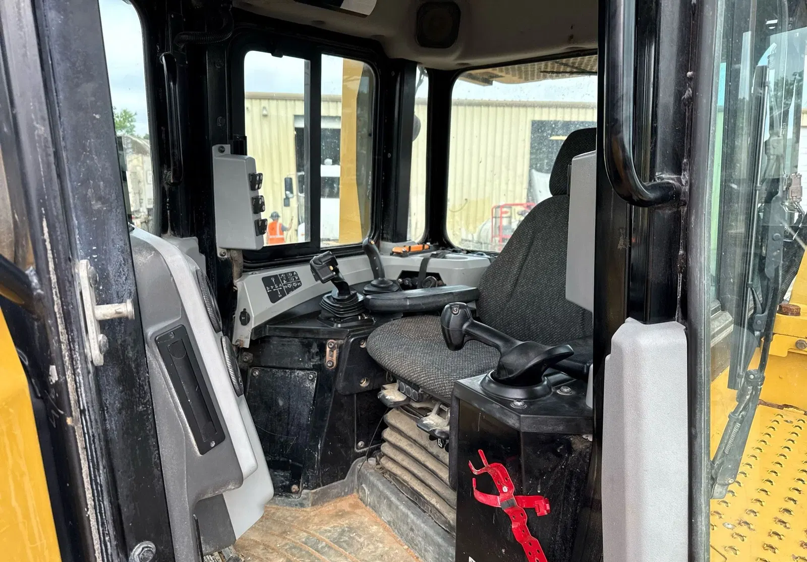 2017 Caterpillar D6T
