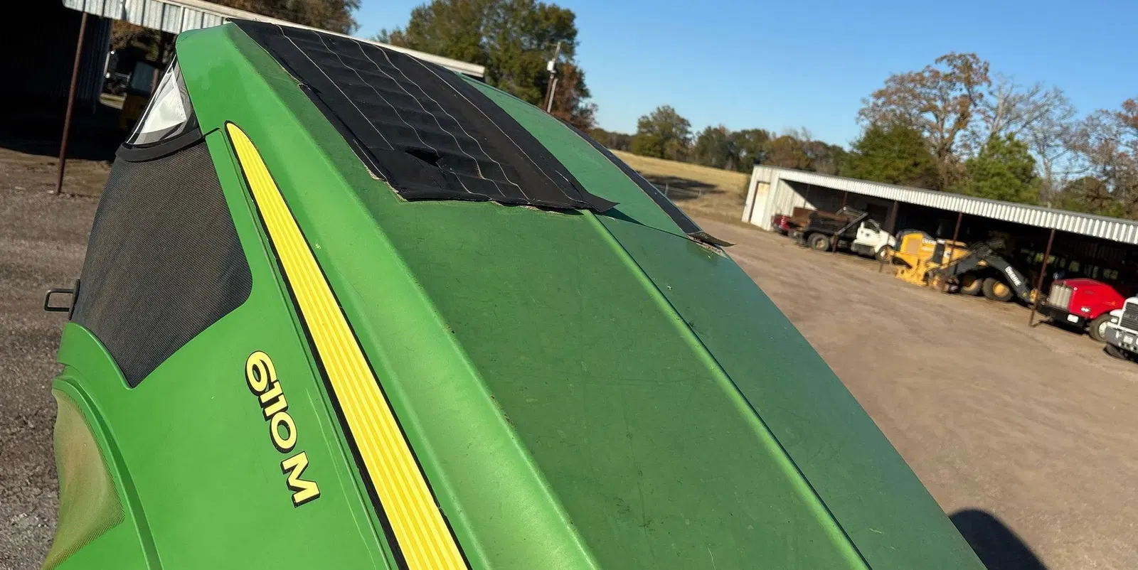 2017 John Deere 6110M