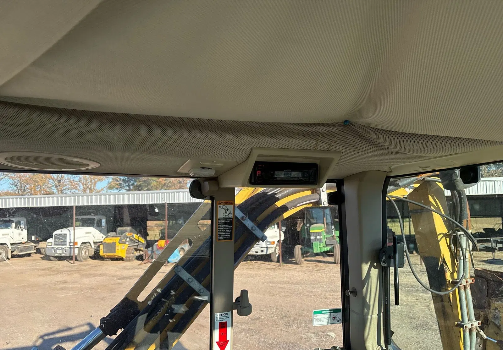 2017 John Deere 6110M