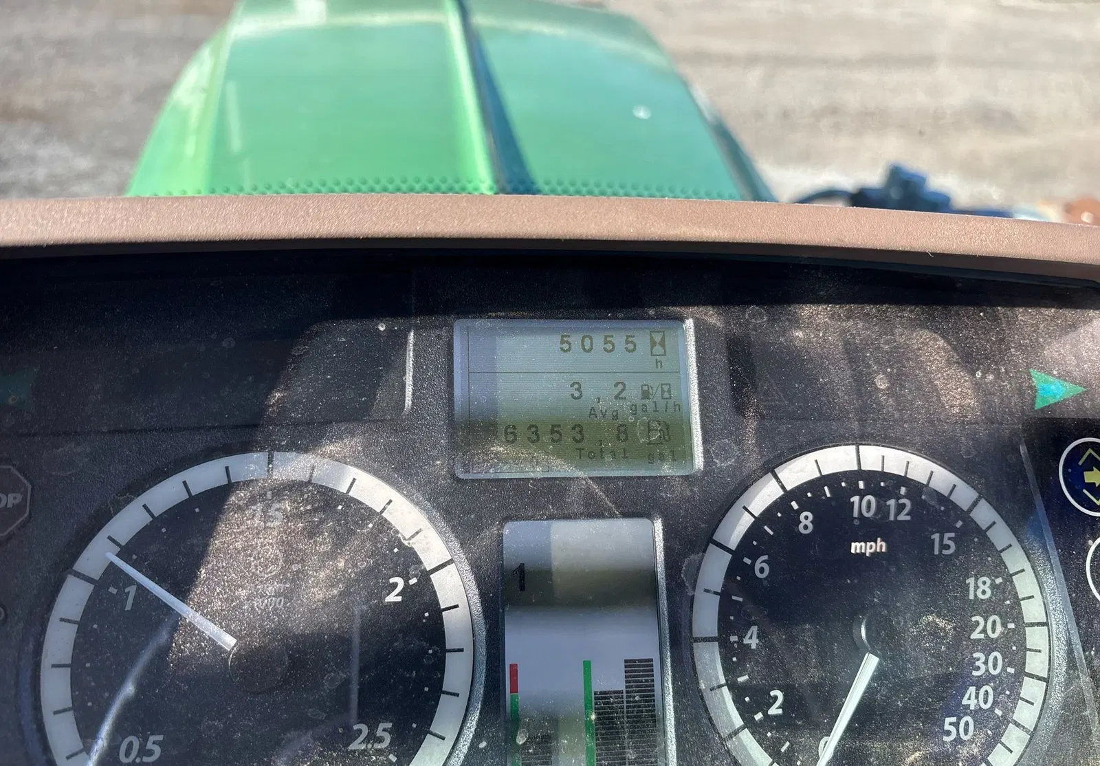 2017 John Deere 6110M
