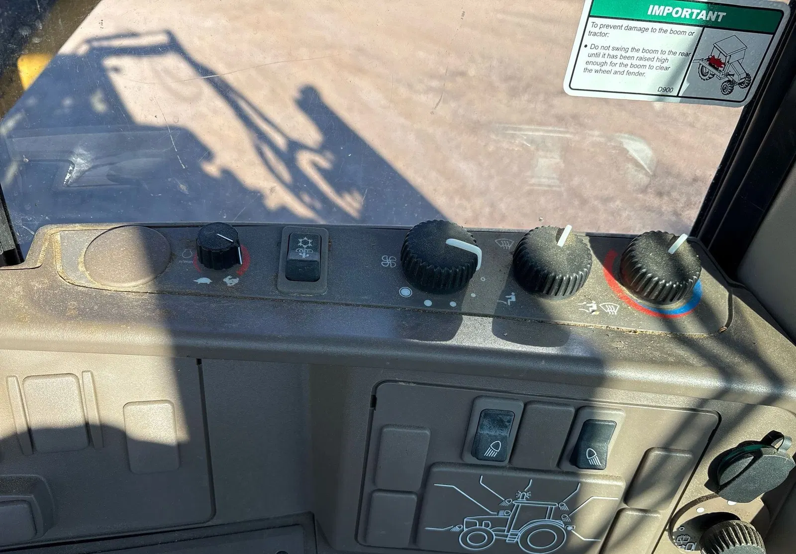 2017 John Deere 6110M