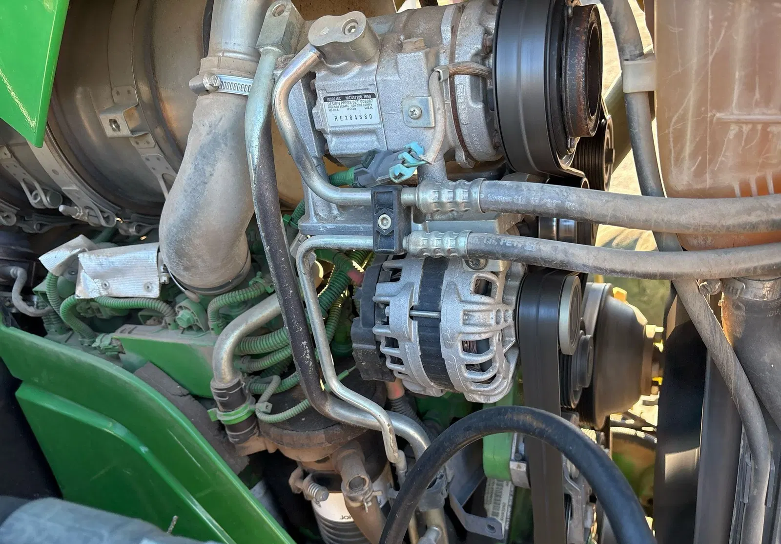 2017 John Deere 6110M