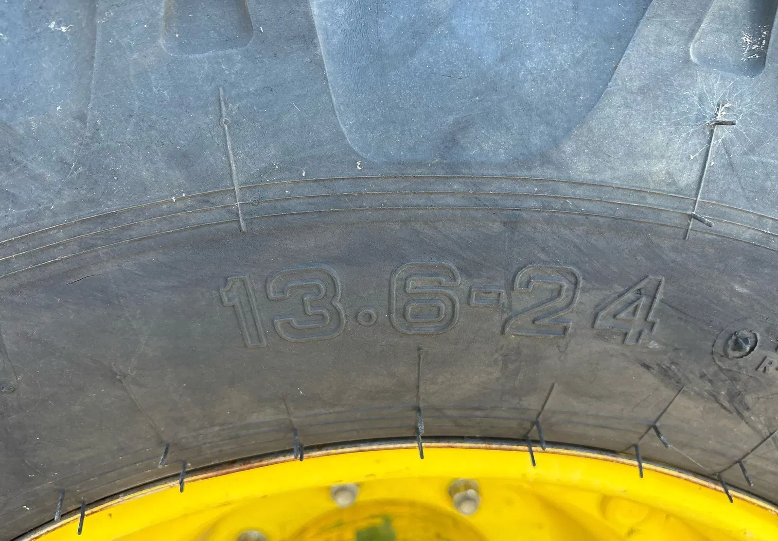 2017 John Deere 6110M