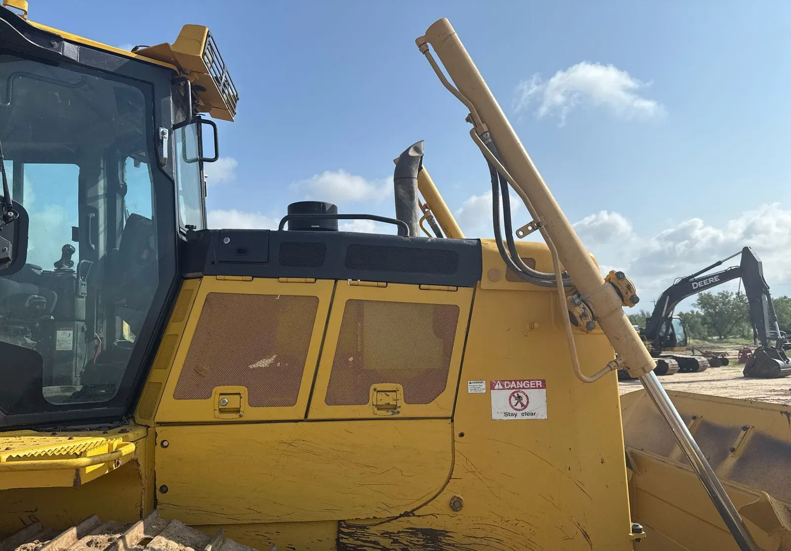 2019 Komatsu D65EX-18