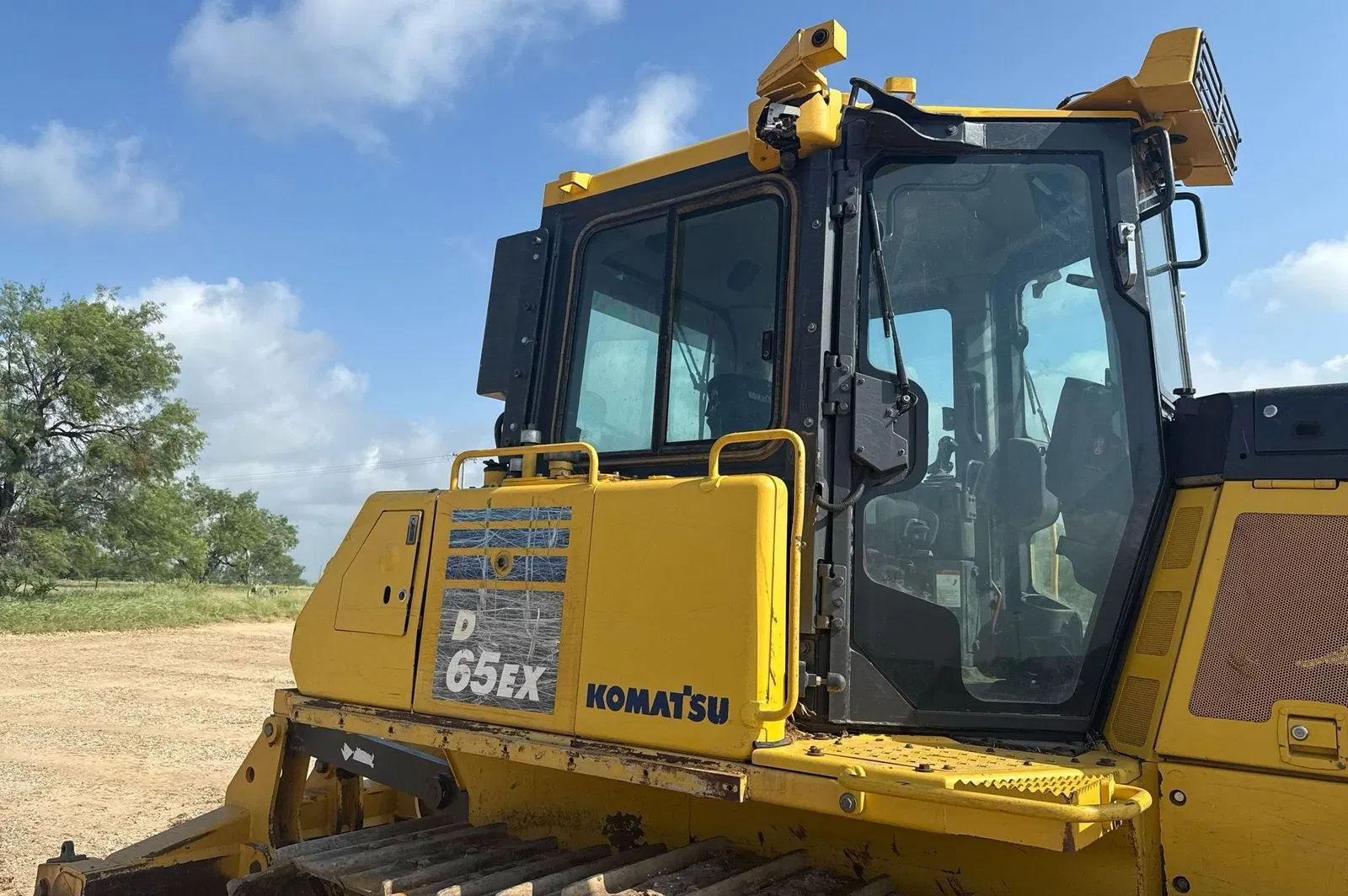 2019 Komatsu D65EX-18