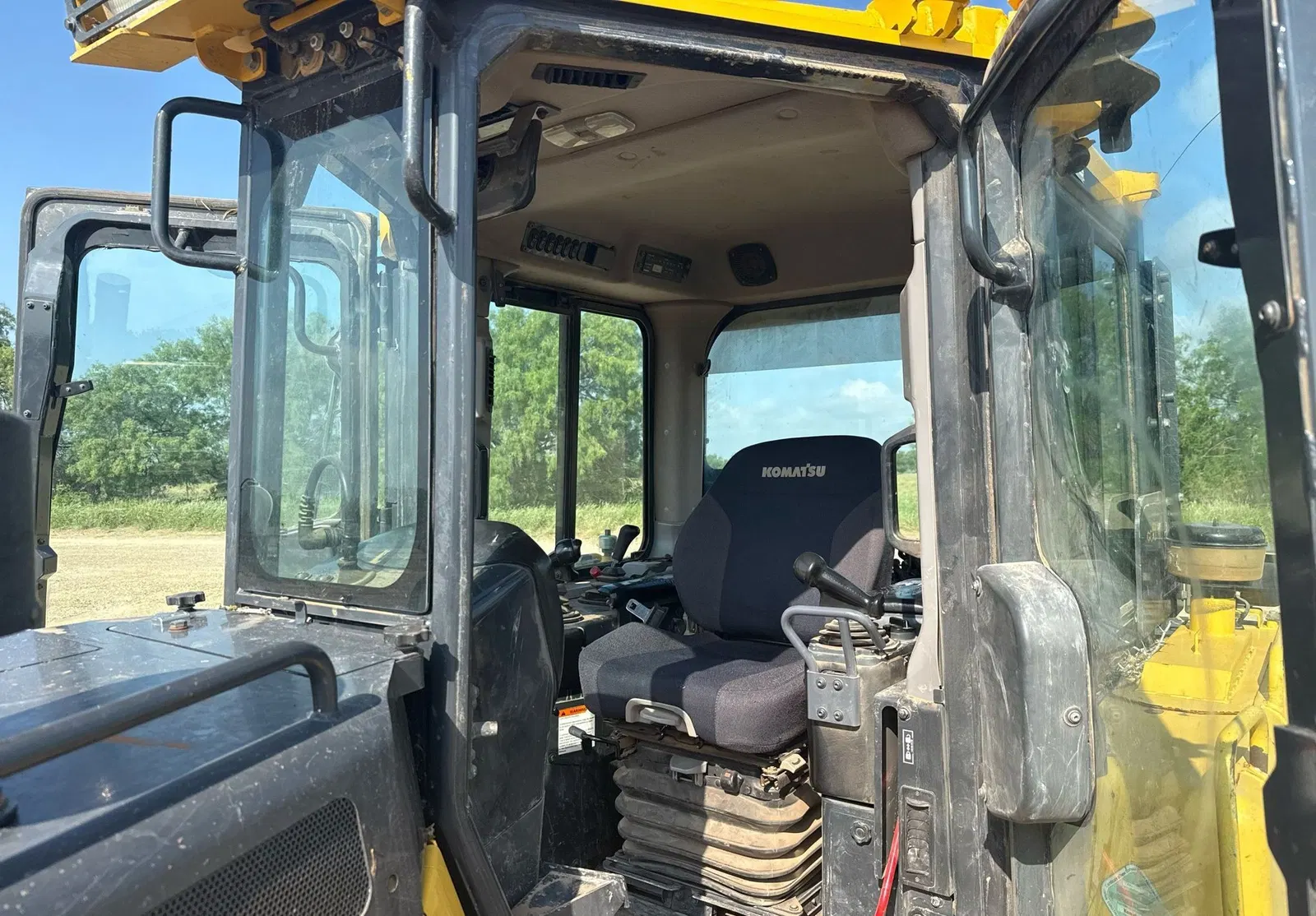 2019 Komatsu D65EX-18