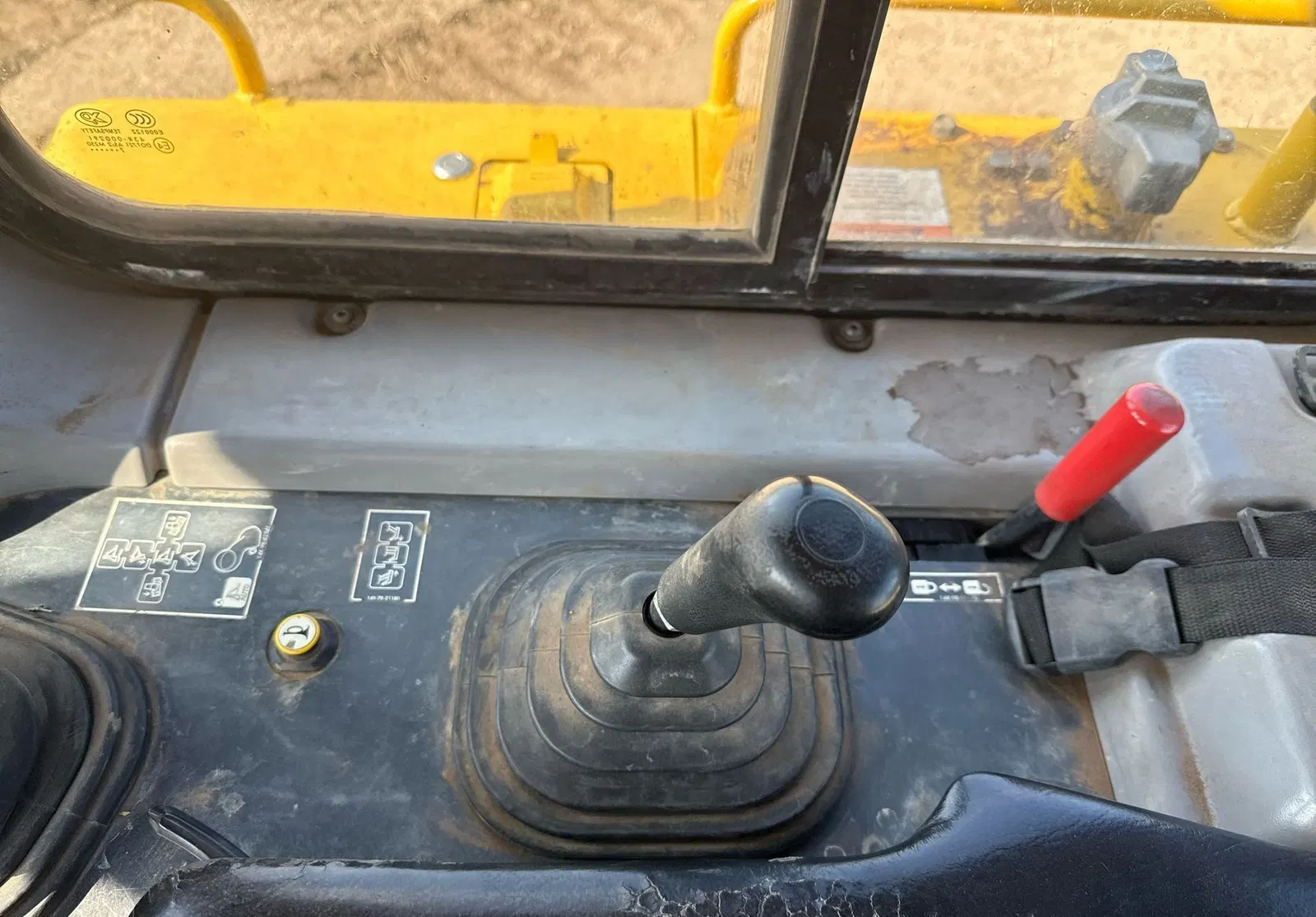 2019 Komatsu D65EX-18