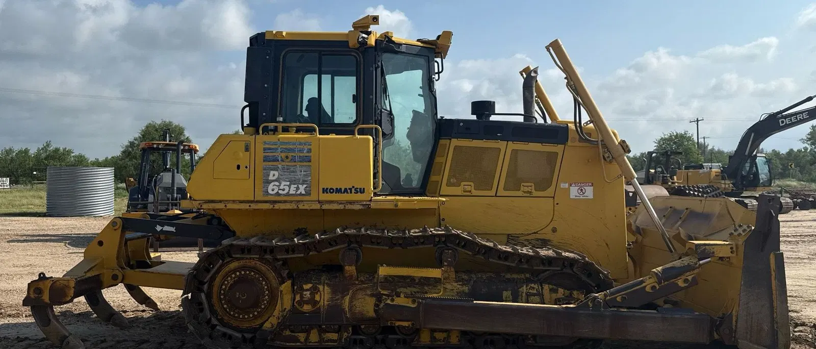 2019 Komatsu D65EX-18