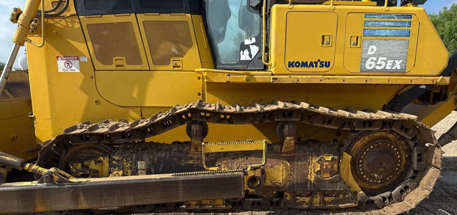 2019 Komatsu D65EX-18