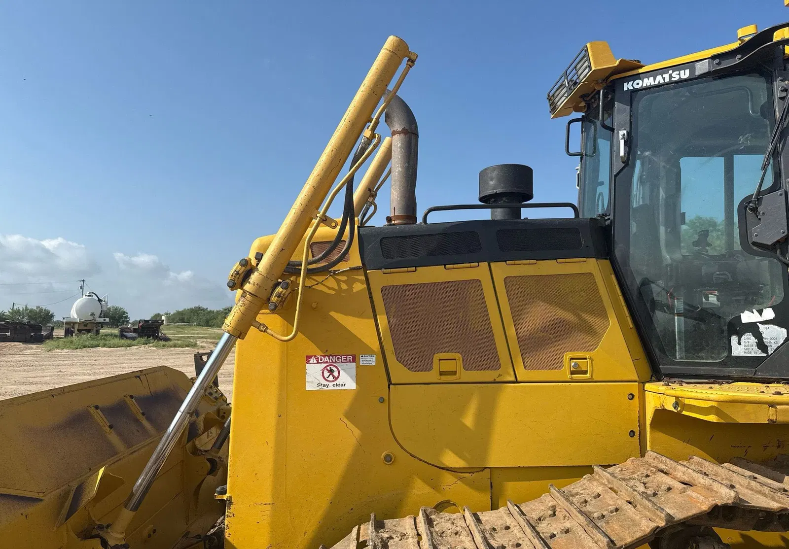 2019 Komatsu D65EX-18