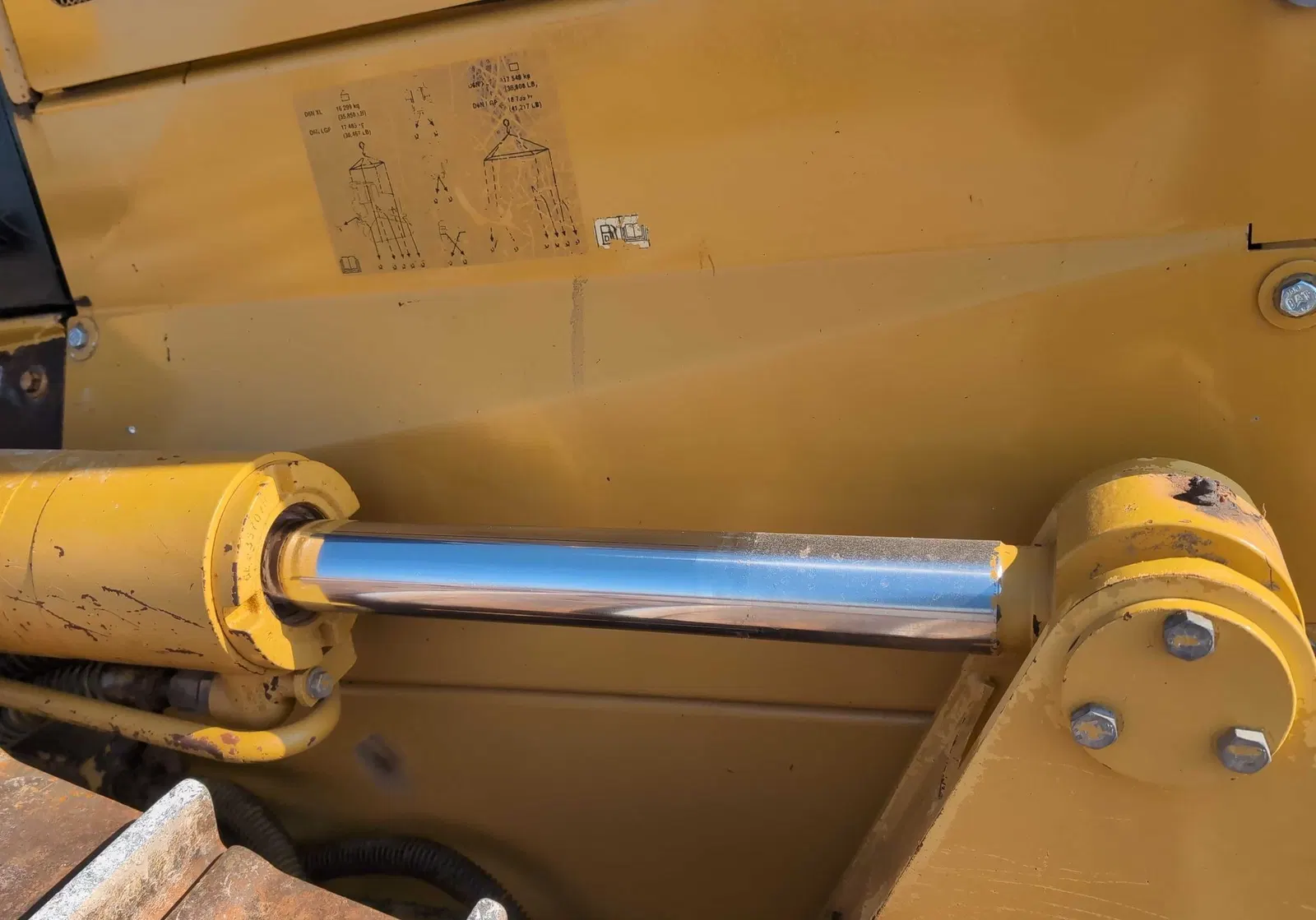 2011 Caterpillar D6N