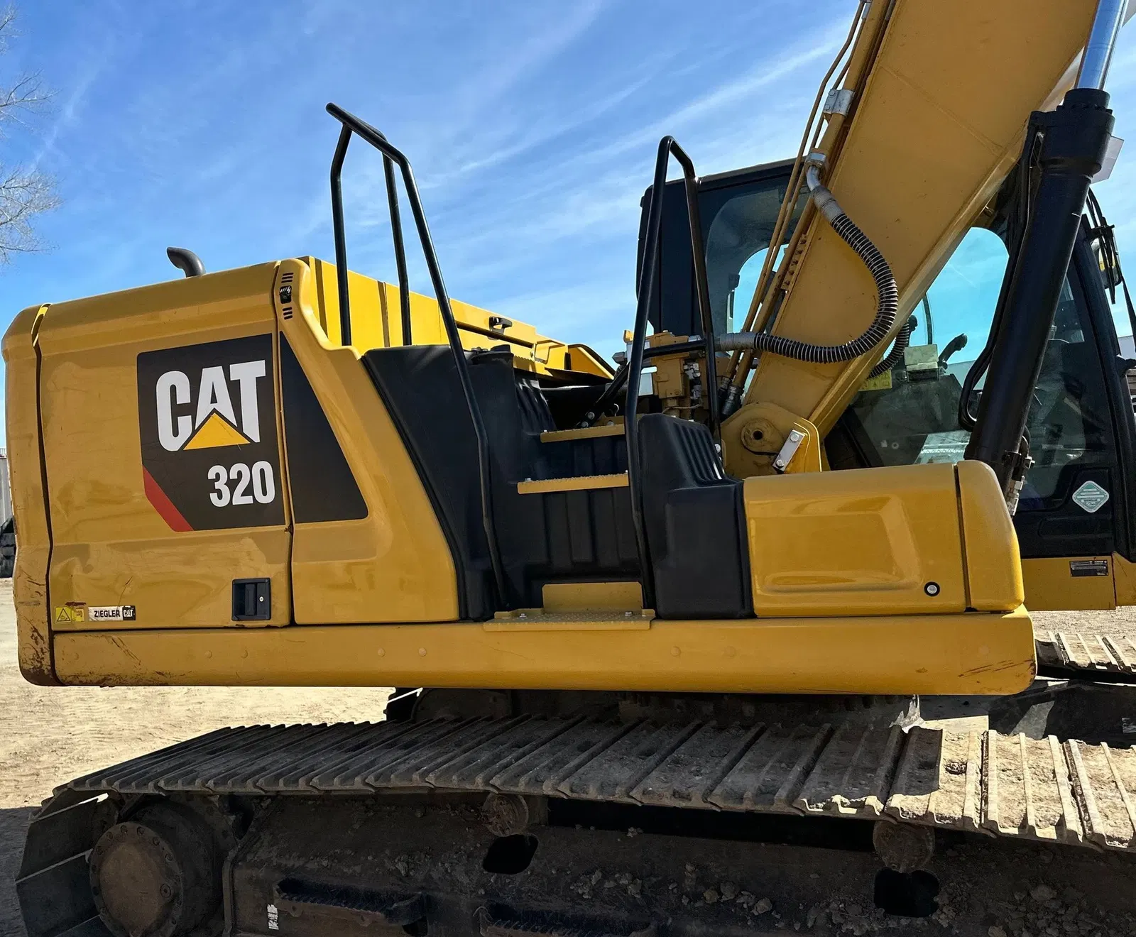 2019 Caterpillar 320