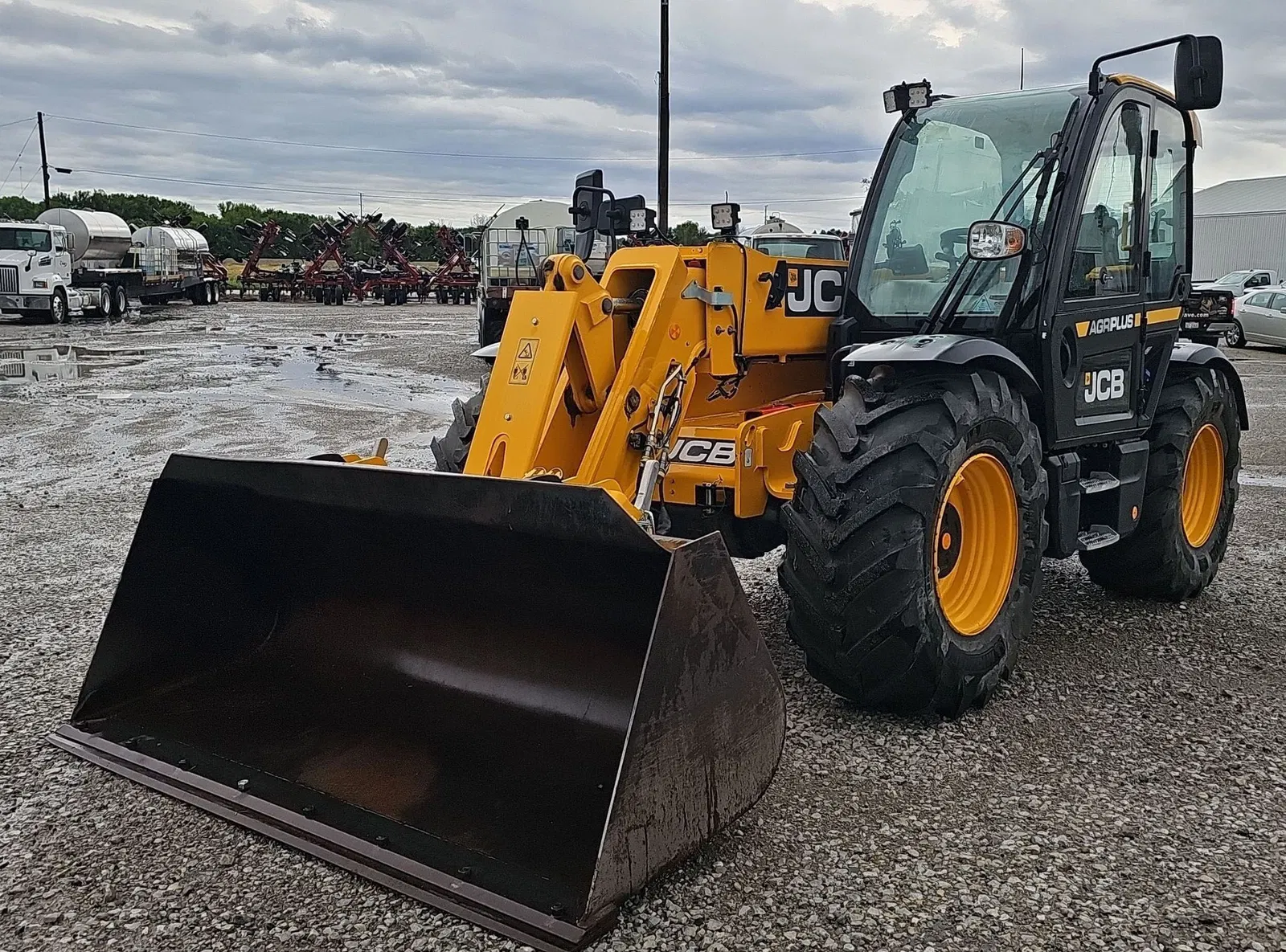 2023 JCB 542-70AG