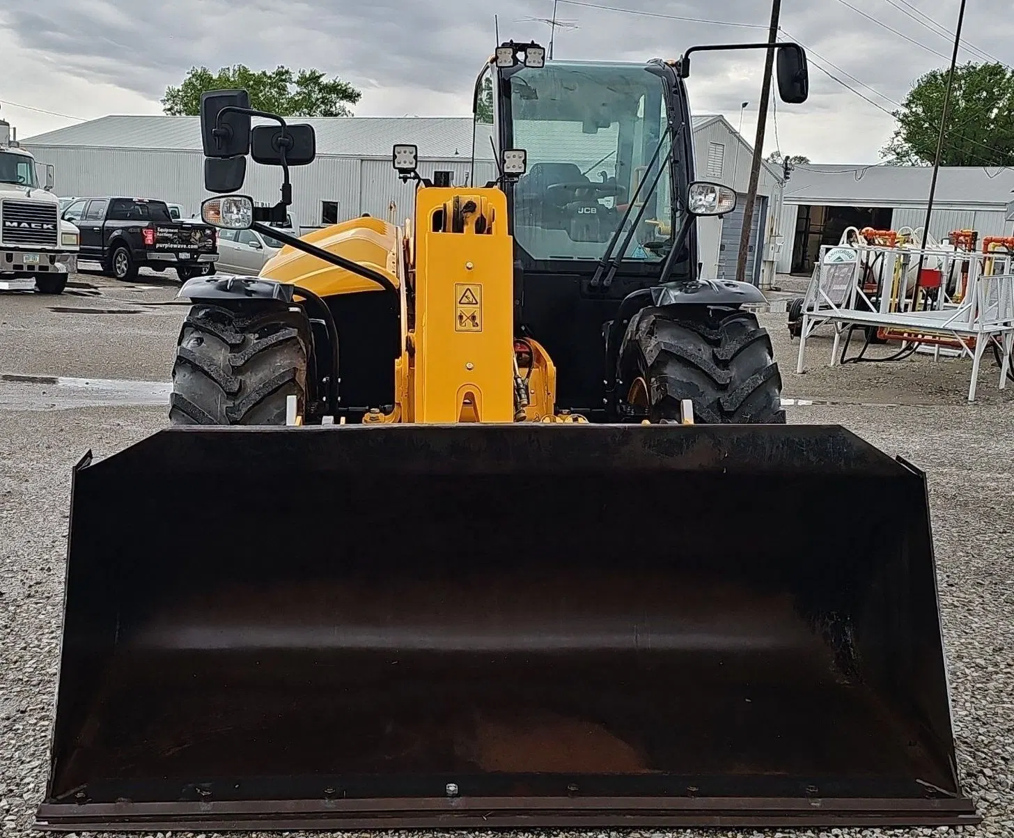 2023 JCB 542-70AG